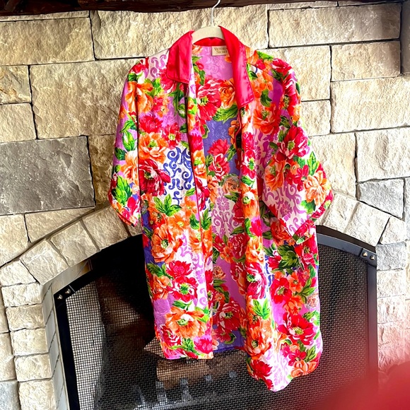 Victoria's Secret Other - Victoria’s Secret Floral Vintage Robe